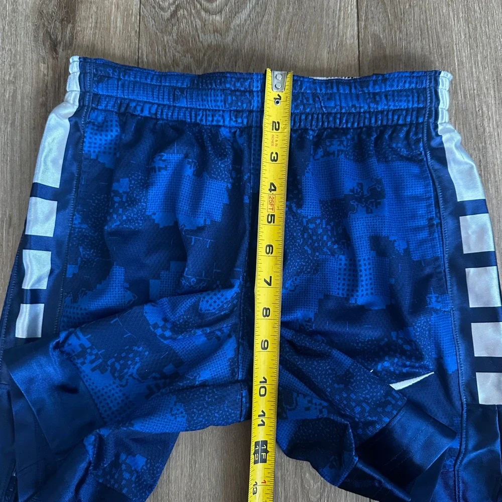 Nike Boys Blue Digital Camo Basketball Shorts Standard Fit Size M NEW
